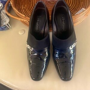 Brighton Black Rhiana Croc Embossed Leather Slip On 3” Pumps sz 7.5